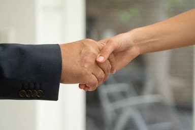 Handschlag nach erfolgreicher Einigung